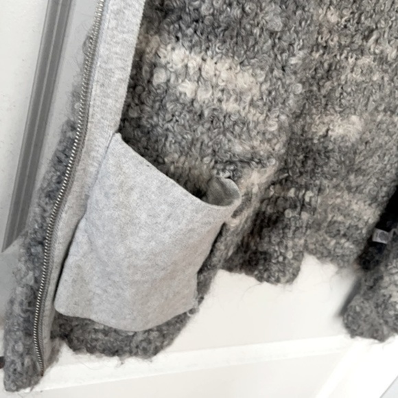 EXPRESS | Women’s Gray / White Chunky Fleece Full Zip EXPRESS Sweatshirt Size XS - Picture 7 of 8